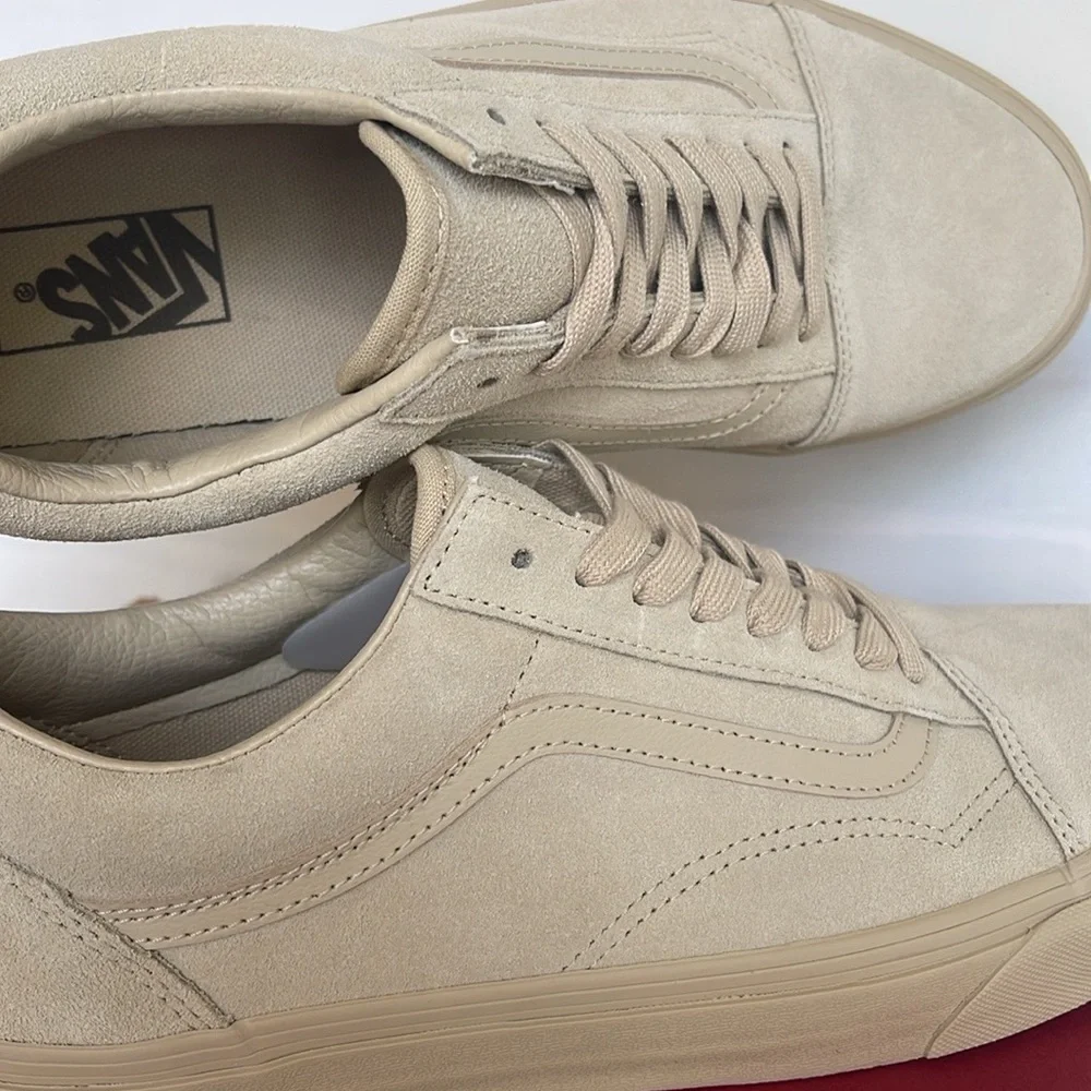 Vans Men’s Old Skool Mono Suede Tan
VN000CPSTAN
Sneakers - Picture 4 of 16